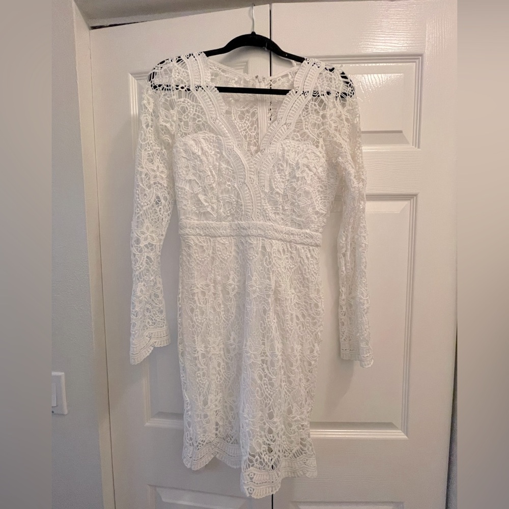 White scalloped lace long sleeve dress